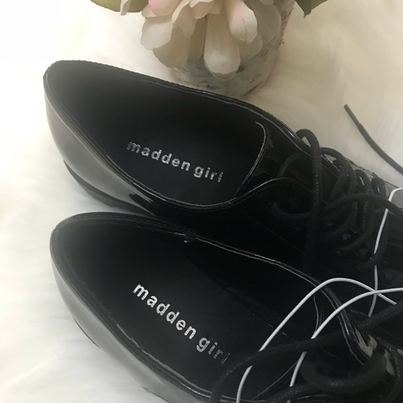 Women Madden Girl Written Platform casual Shoes - Picture 5 of 5